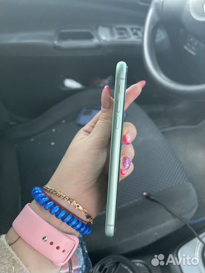 Телефон iPhone 11