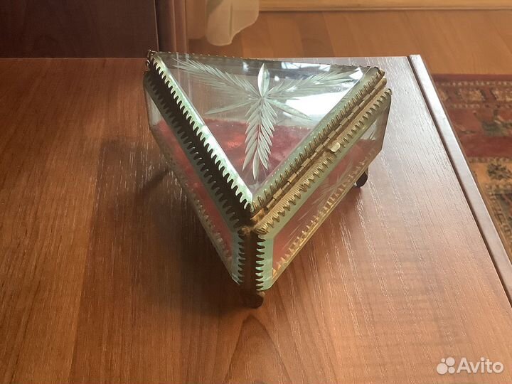 Шкатулка для украшений. 50-годы. Стекло, латунь