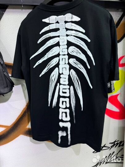 Футболка Givenchy