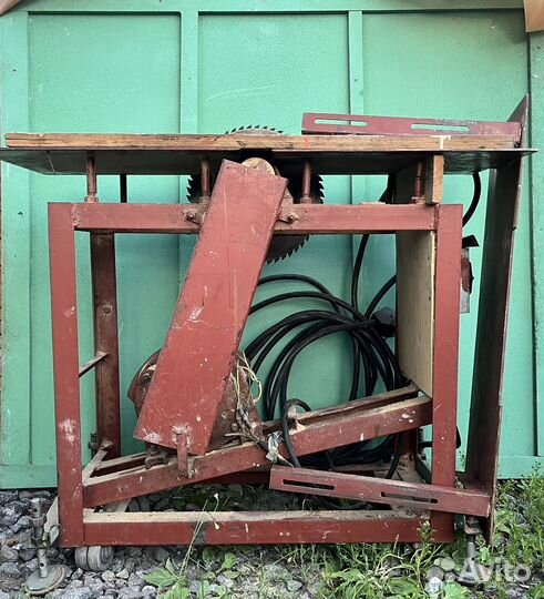 Циркулярный станок с фуганком