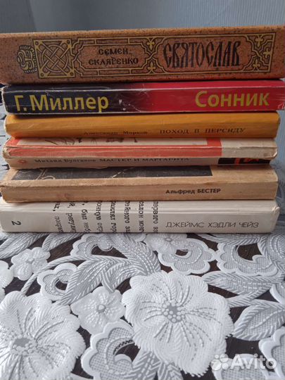 Книги в ассортименте