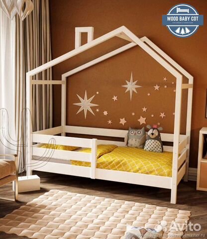 Детская кровать-домик. Массив