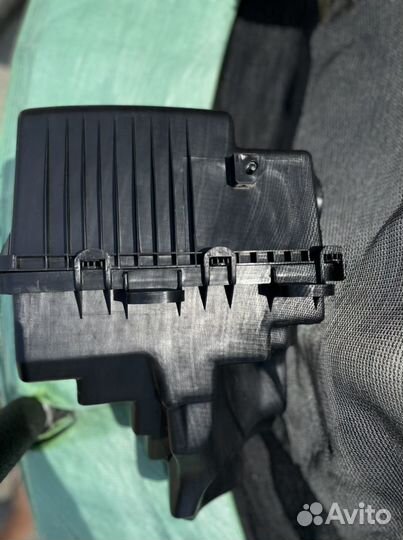 Корпус воздушного фильтра mazda