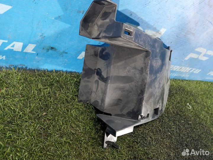 Дефлектор радиатора Renault Logan 2