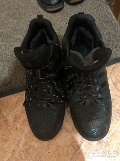 Кроссовки adidas зимние