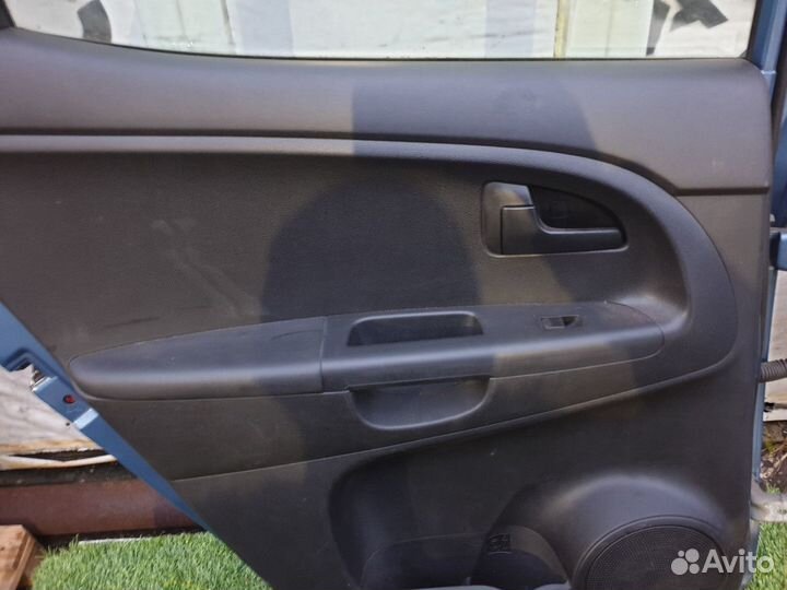 Обшивка для двери задней левой Kia Venga
