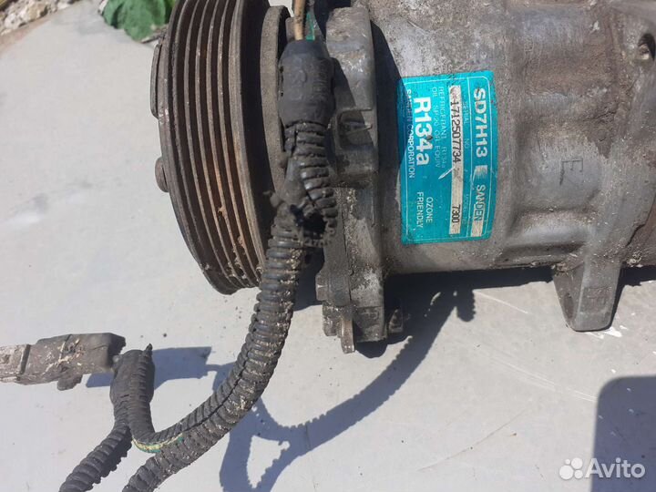 Компрессор кондиционера Volkswagen Passat B5