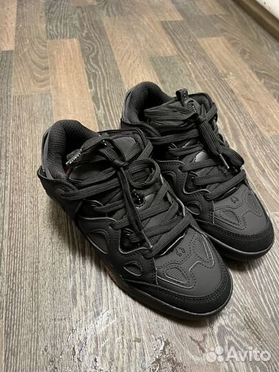 Кроссовки traffa