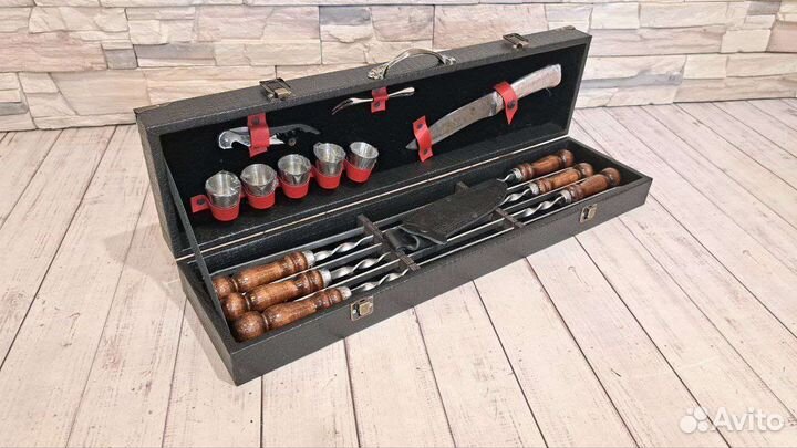 Шашлычный набор с шампурами