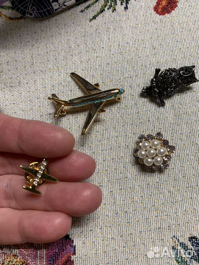 Брошь самолет сова цветок