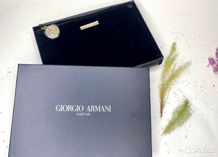 Подарочные клатчи Giorgio Armani