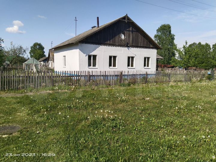 Коттедж 100 м² на участке 10 сот.