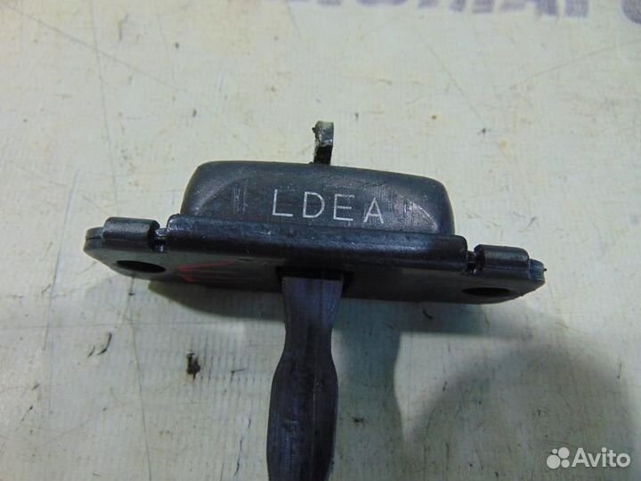 Ограничитель двери для Hyundai Solaris 1 2010-201