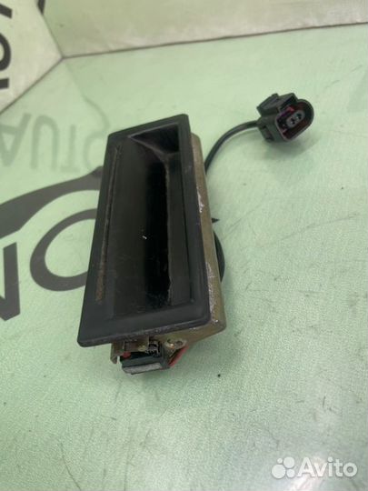 Кнопка багажника Volkswagen Touareg 7L дорест