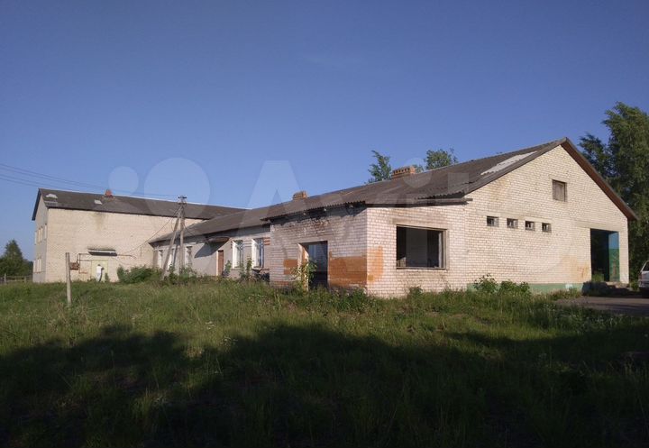 Дом 828 м² на участке 45 сот.