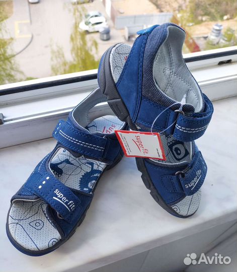 Сандалии новые