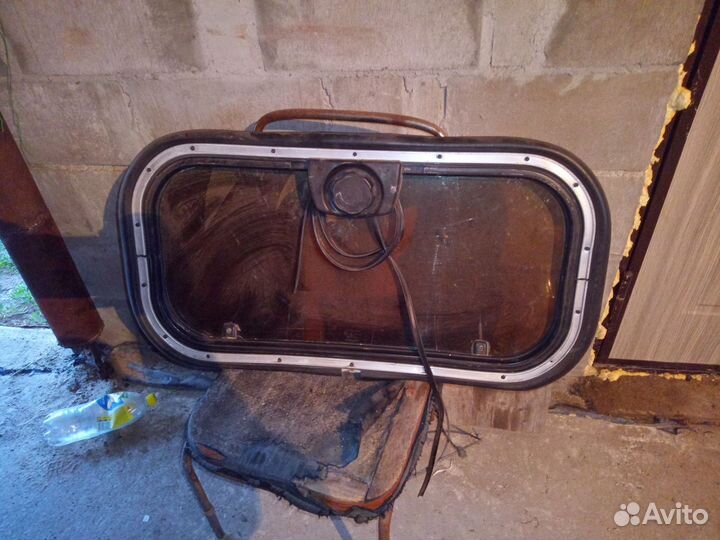 Люк на машину