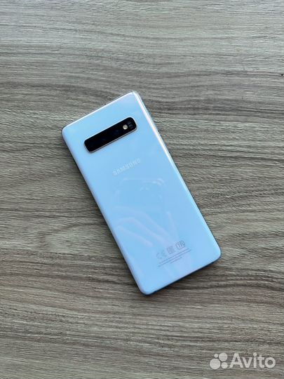 Телефон samsung galaxy s10