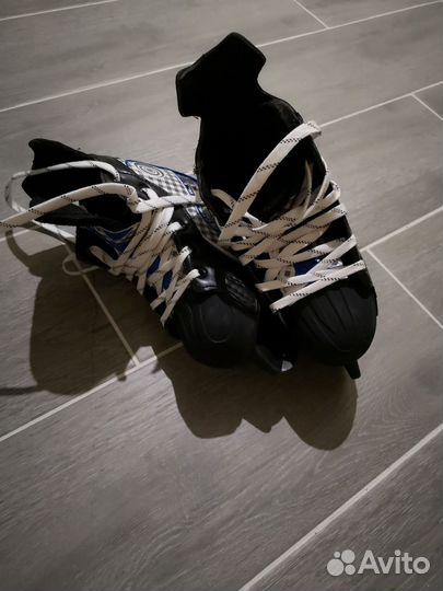 Коньки хоккейные