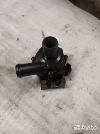 Помпа Audi A4 8K2 caga 2010