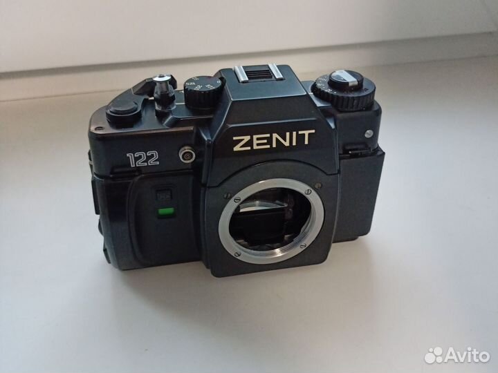 Зеркальный фотоаппарат zenit 122