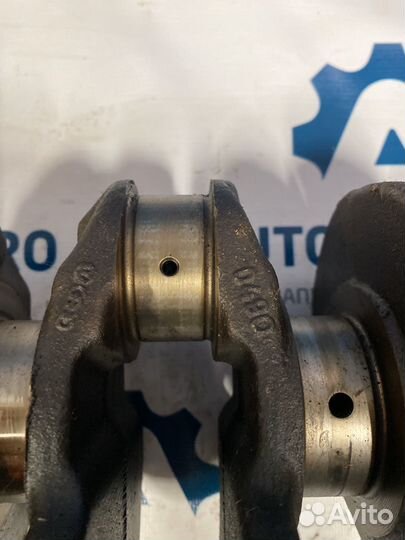 Коленвал Volkswagen Passat B3 1.8 026105101F