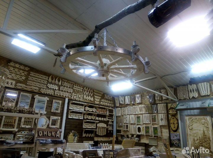 Люстра из дерева