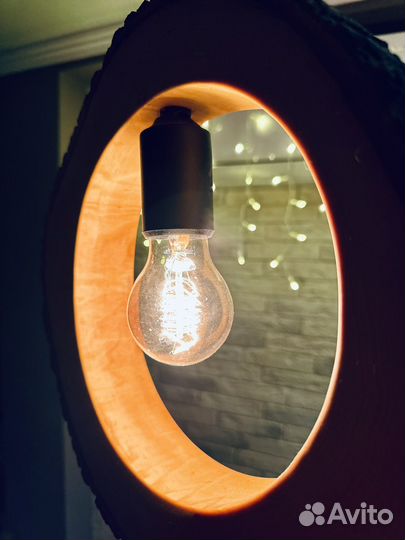 Подвесной светильник из дерева русной работы