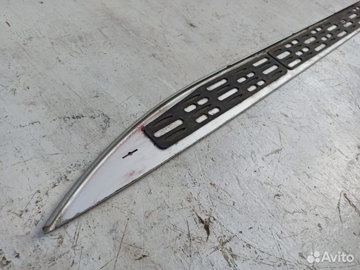 Накладка правой подножки