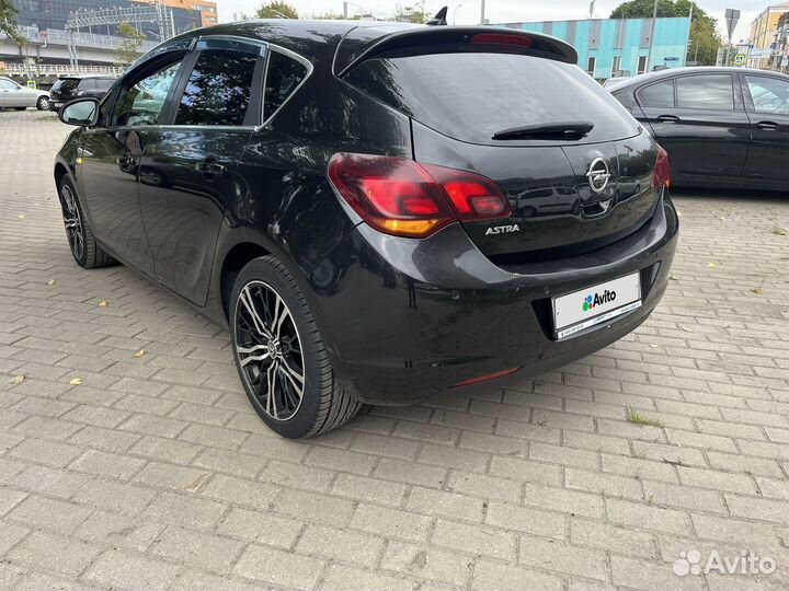 Opel Astra, 2012
