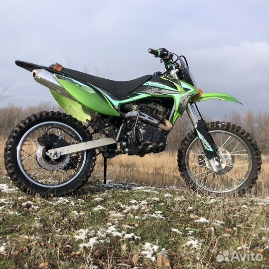 Продам кроссовый мотоцикл motoland rz200