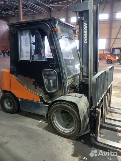 Вилочный погрузчик DOOSAN D35C-5, 2013