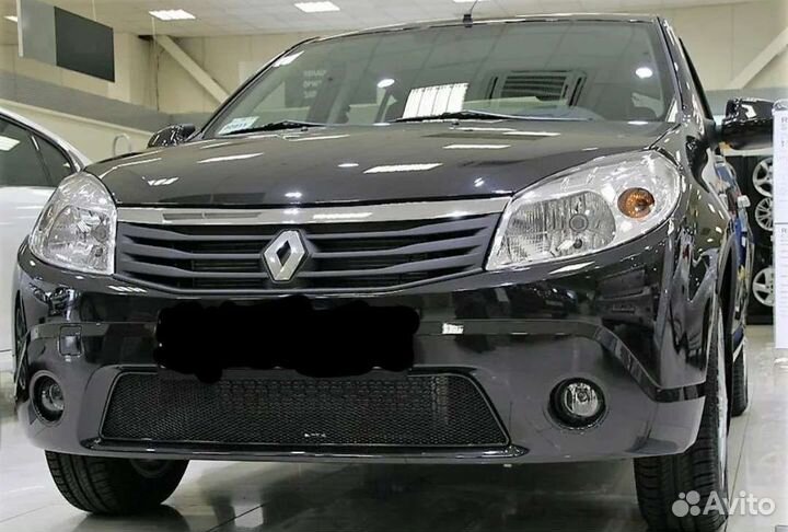 Бампер Рено Сандеро 