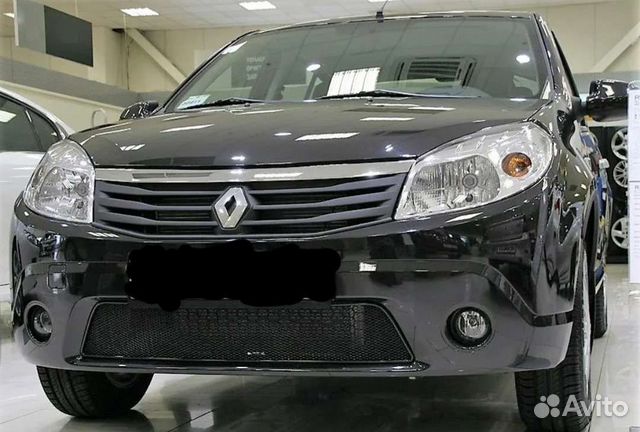 Бампер Рено Сандеро 