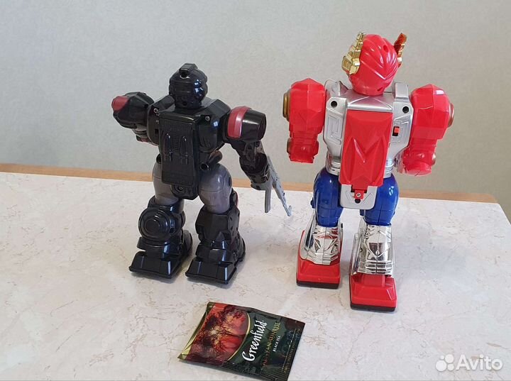 Игрушка. Роботы 2 шт. Цена за всё