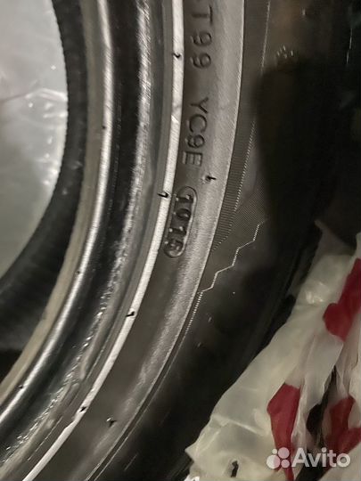 Kumho I'Zen KW22 215/55 R17 98T