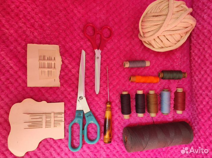 Вешалки плечики,ножницы,нитки,иголки СССР