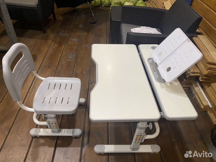 Детский стол и стул