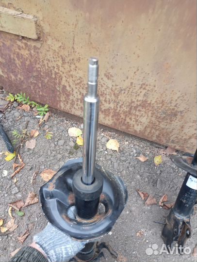 Амортизаторы передние