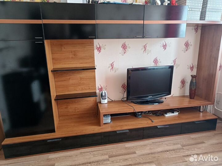 Стенка в гостиную