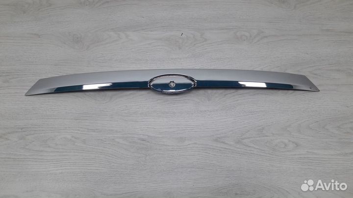 Молдинг крышки багажника Ford Focus 2 хэтч 08-11г