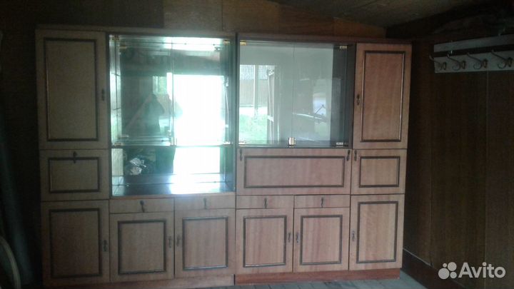 Стенка с антресолями