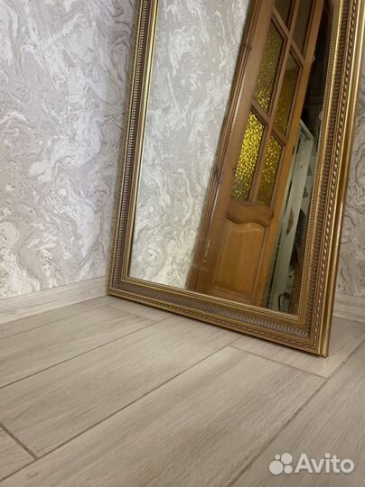 Продам зеркало в раме