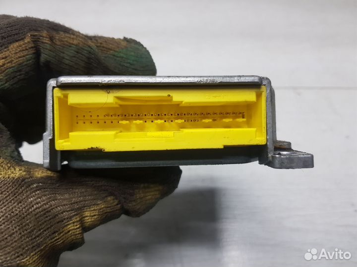 Блок управления airbag Mitsubishi Carisma 2003г