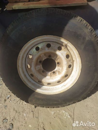 Колесо на УАЗ r16