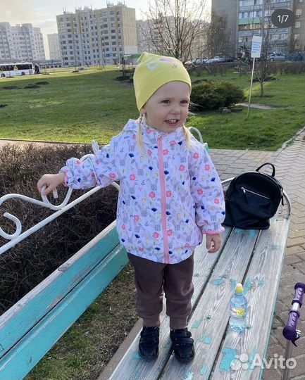 Ветровка для девочки