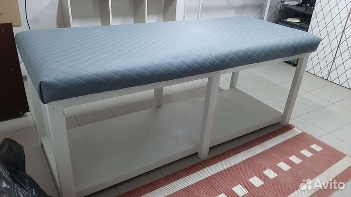 Кушетка из дерева