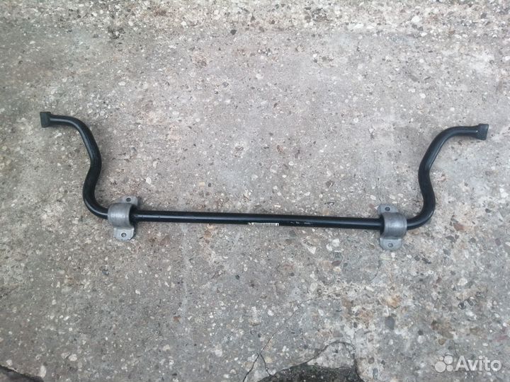 Стабилизатор передний Range Rover Velar L560