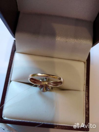 Золотое кольцо 585 пробы с бриллиантами р 16
