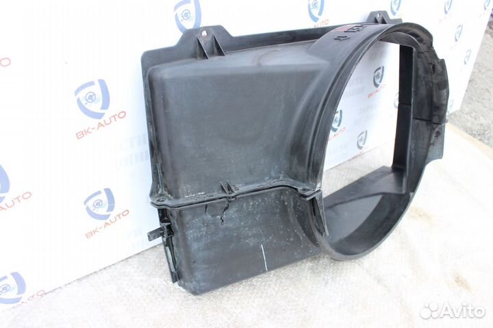 Кожух вентилятора Cadillac Escalade 2 GMT800 2004г